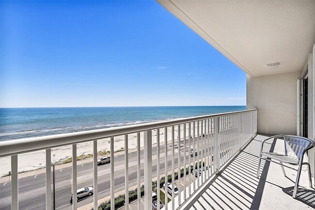 Building Photo - 7700 Seawall Blvd