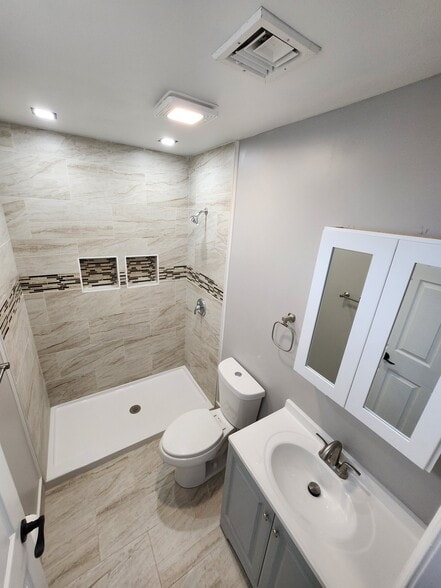 Building Photo - 995 Campbell Ave