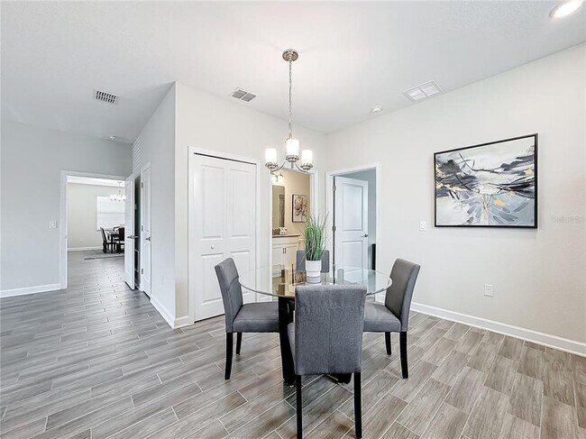 Building Photo - 8886 FALLEN OAK Dr