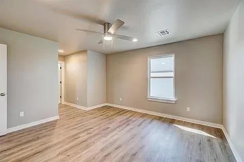Building Photo - 616 Abadan Dr