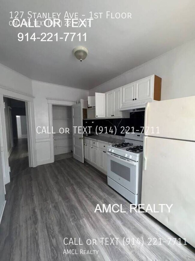 Building Photo - 127 Stanley Ave