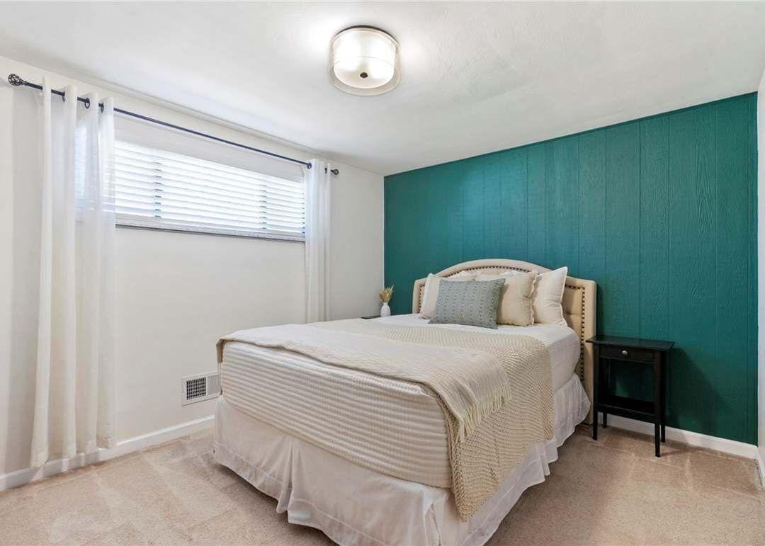 Building Photo - 699 Doris Dr