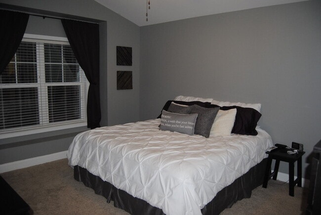 Building Photo - Spacious 4-Bedroom Home with Loft, New Carpet & Private Cul-de-Sac Location