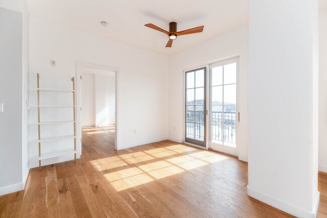 Dining Room - 410 Acoma St
