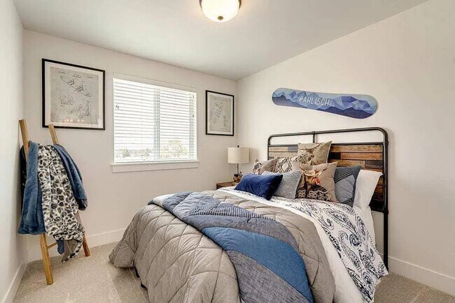 Building Photo - Eastside townhome in the desirable Petrosa neighborhood