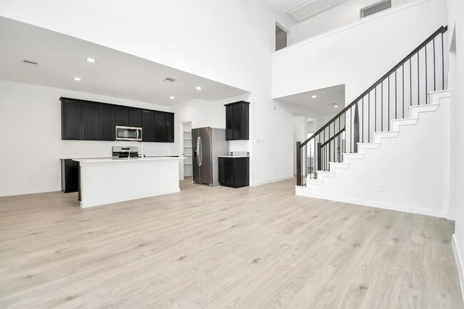 Building Photo - 3843 Pierce Pl Ln