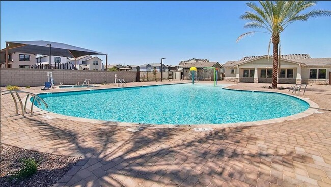 Building Photo - 3411 N Val Vista Dr