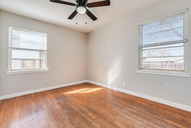 Building Photo - 704 S 3rd St