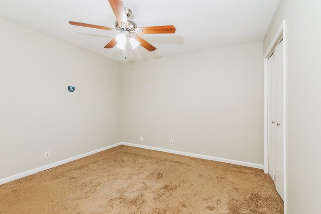 Building Photo - 7900 Rochelle Rd