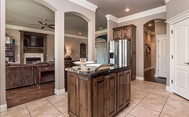 Building Photo - 3403 SW Crosswinds Blvd