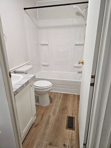 Building Photo - 1057 Hibiscus Rd