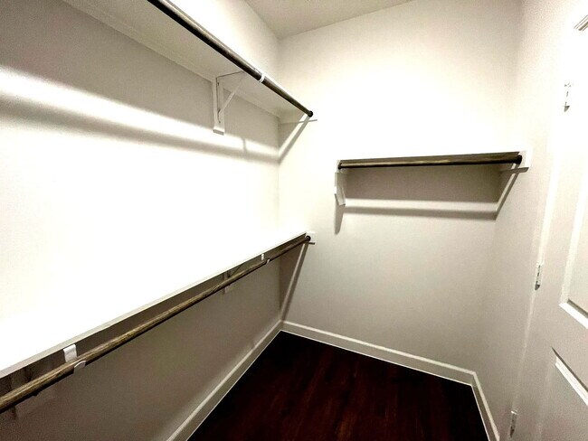 Building Photo - 2300 N Friendship Rd