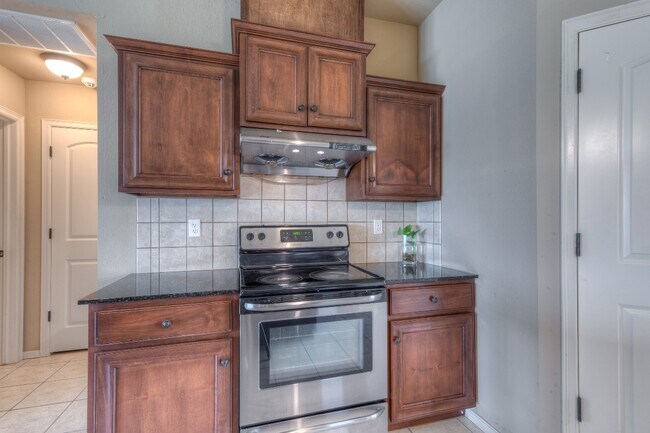 Building Photo - 1501 W Birmingham St