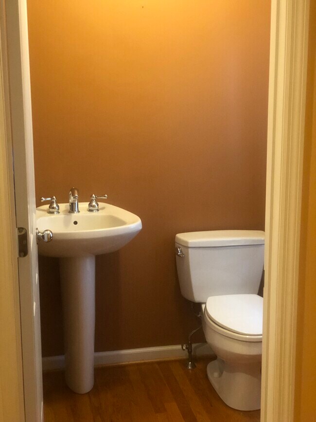 Main floor bathroom - 2109 Dogtown Walk