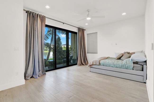 Building Photo - 12711 Machiavelli Way