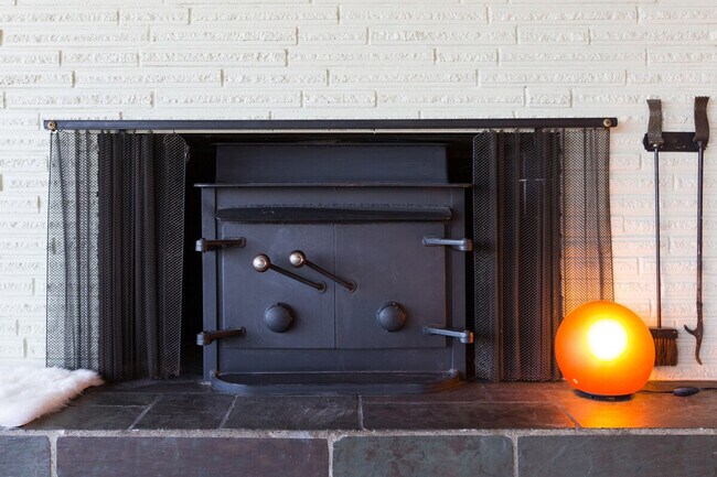 Building Photo - 4905 SW Othello St