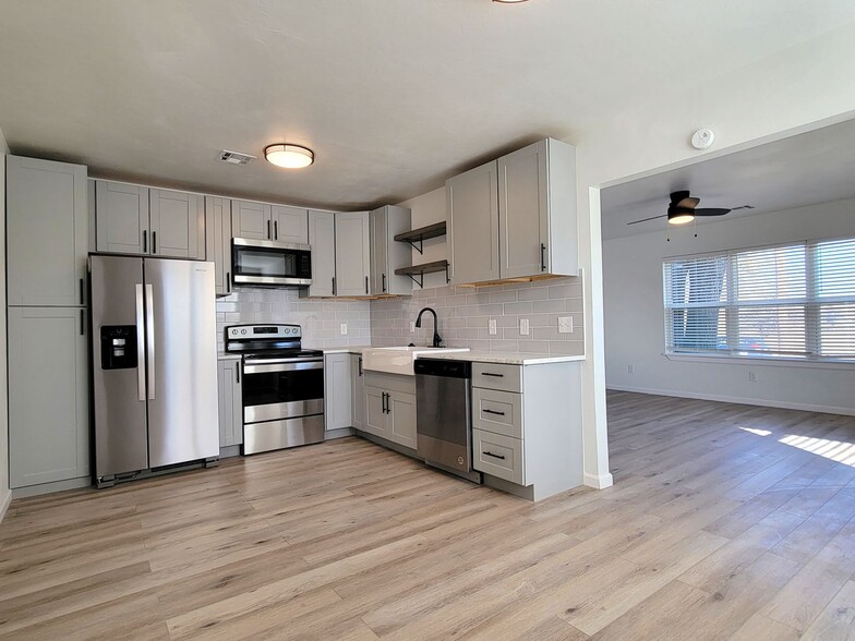 Building Photo - 4701 N McKinley Ave