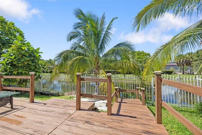 Building Photo - 1512 SW 106th Ave