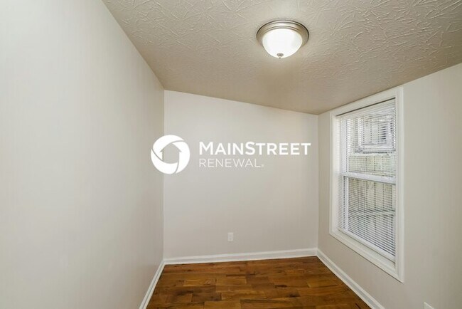 Building Photo - 3 Bedroom Pet-Friendly Home in Louisville,...