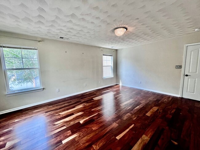 Building Photo - 3 bedroom home in sought after Whitaker Place, Virginia Beach