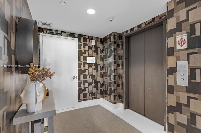 Building Photo - 900 Biscayne Blvd