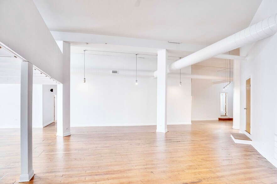 Building Photo - 1278 N Milwaukee Ave