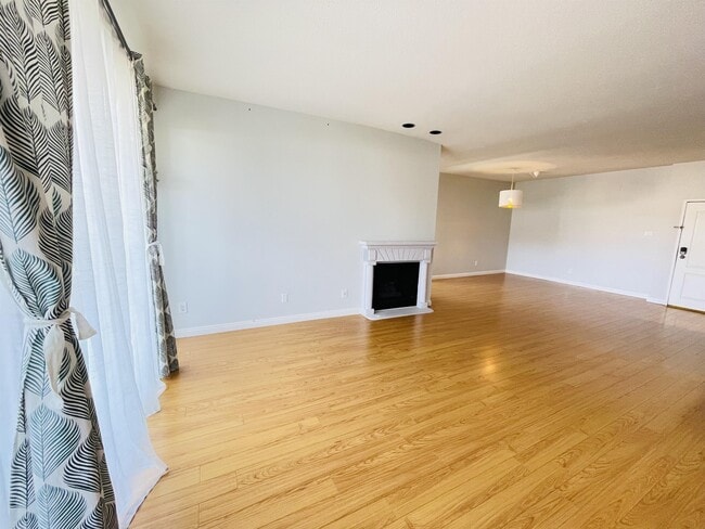 Building Photo - 11225 Peach Grove St
