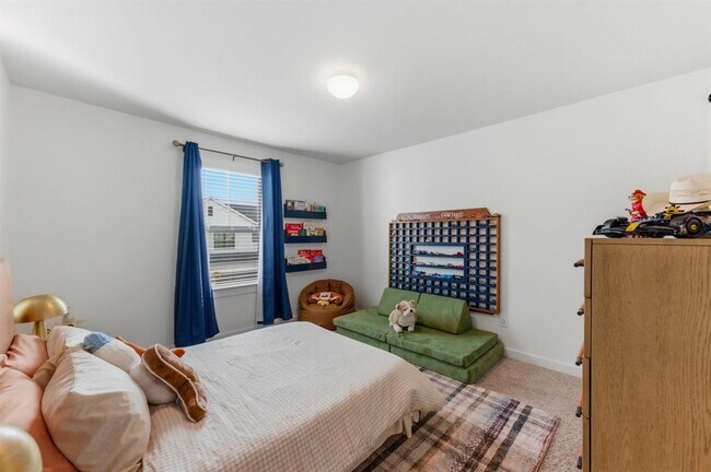 Building Photo - 159 Threshing Rd