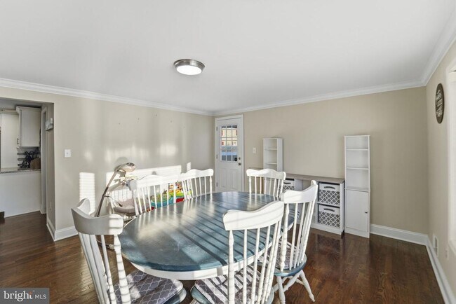 Building Photo - 38 Vine Way