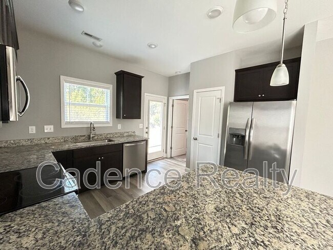 Building Photo - 1543 Grey Cliff Run