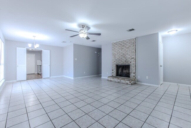 Building Photo - 6824 Edmond Ave