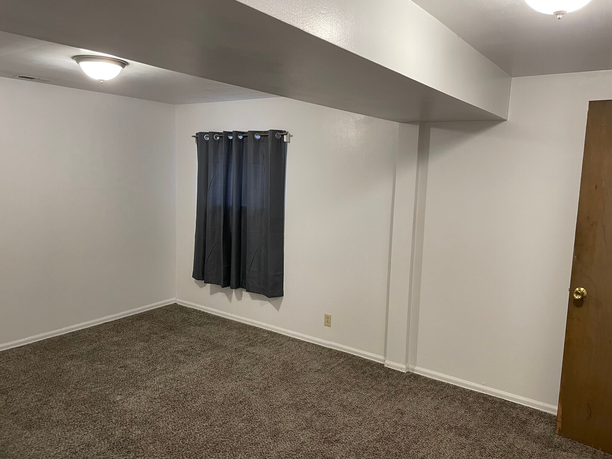 Master Bedroom - 2604 Tremont St