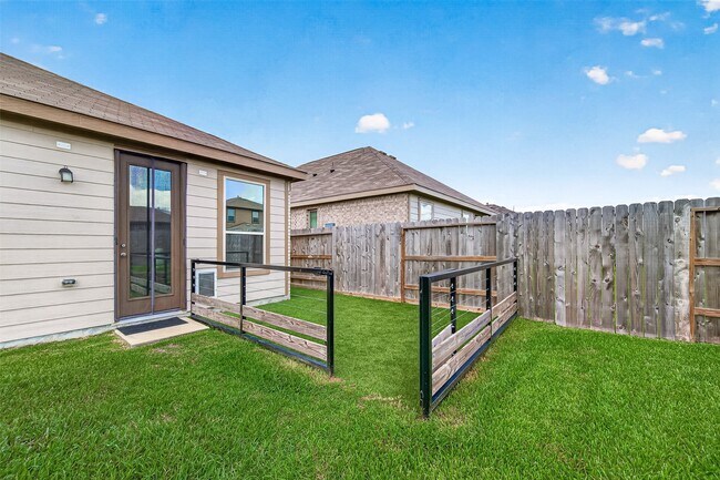 Building Photo - 12602 Blue Jay Dr