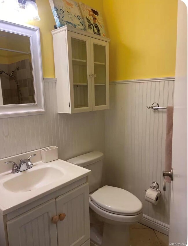 Building Photo - 100 W Broadway