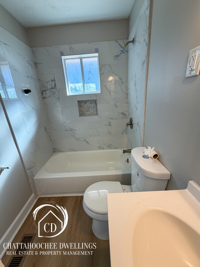 Building Photo - 4564 Moline Ave