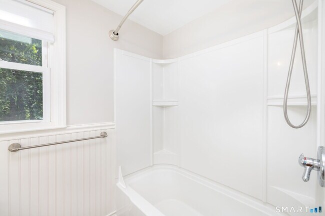 Building Photo - 170 Brunswick Ave
