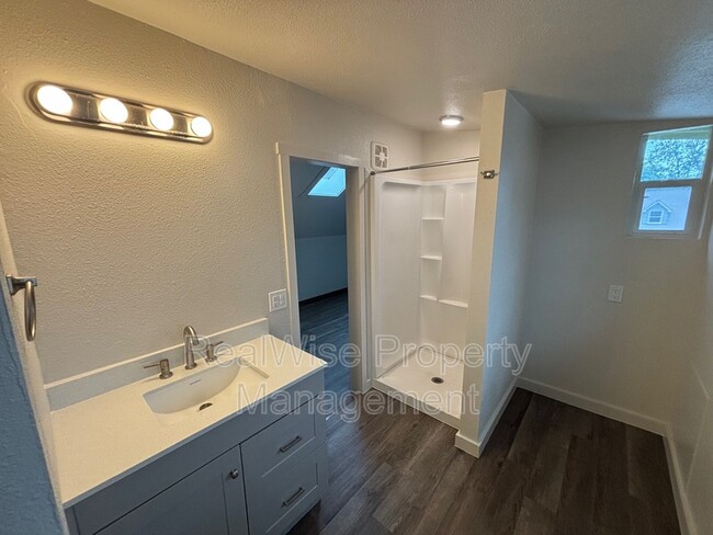 Building Photo - 364 W Selmar Ct