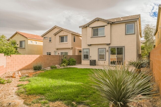 Building Photo - Lovely Home In Providence Community With P...