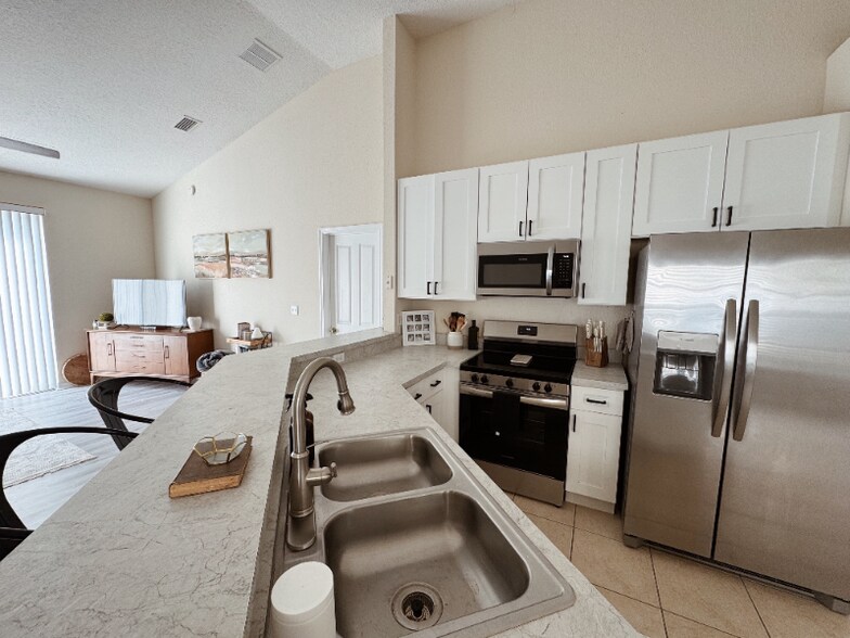 Building Photo - 2137 Winterset Dr