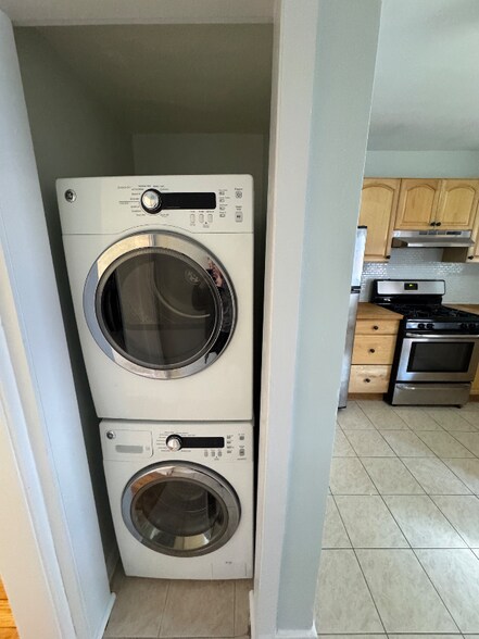 Building Photo - 1217 W 37th St