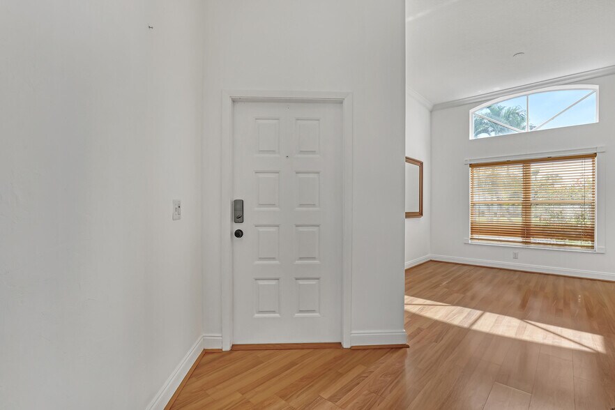 Building Photo - 6817 Barnwell Dr