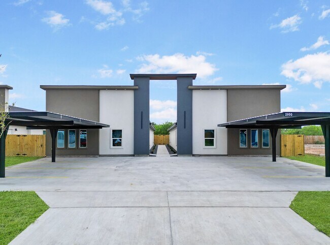 Primary Photo - Brand New! SUPER LOW Move-In Price