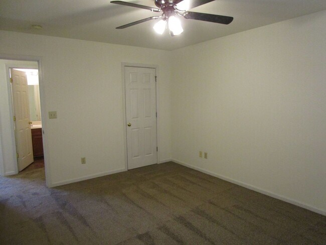 Building Photo - 3519-3521-3521 Prescott Dr