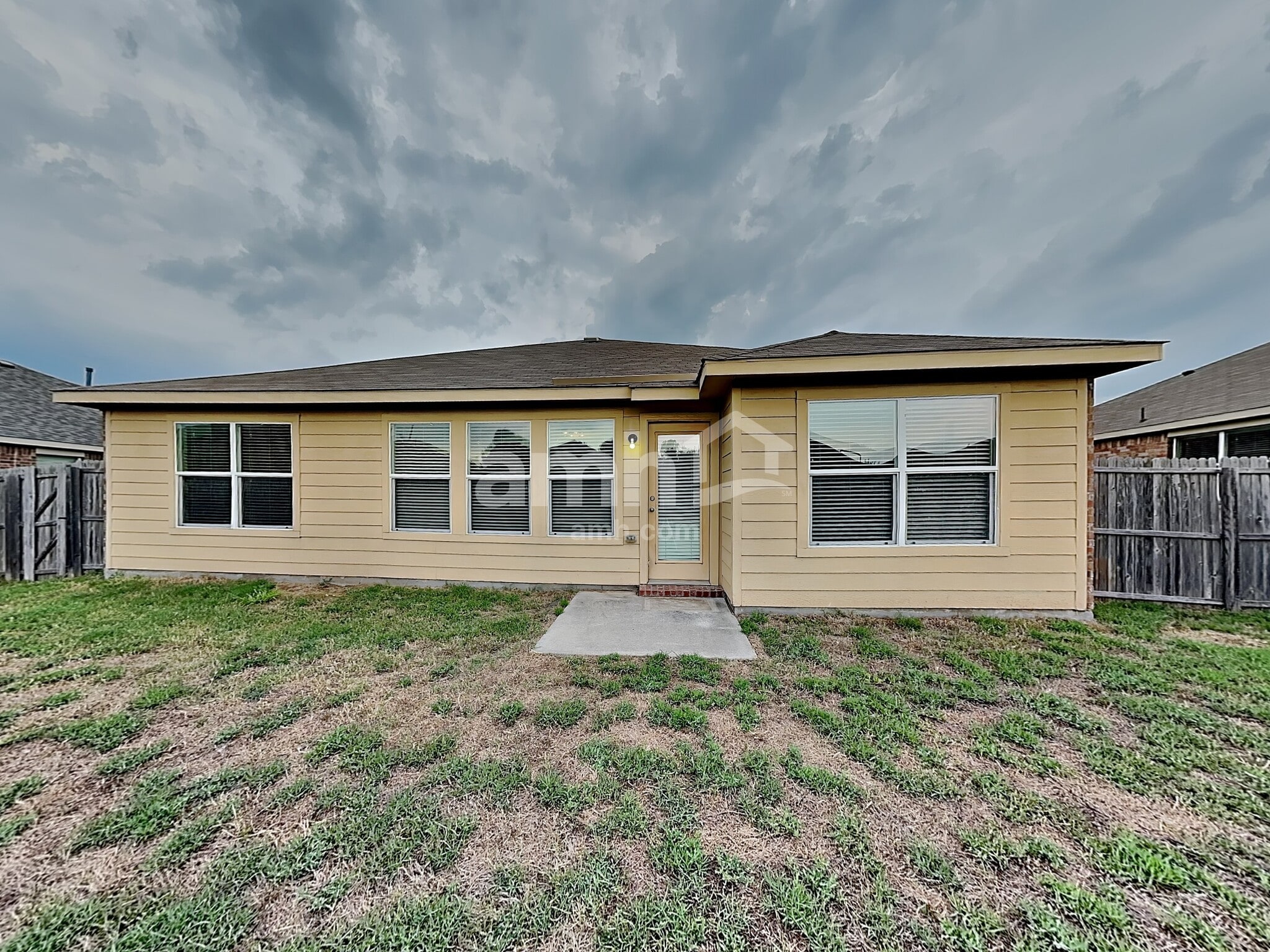 Building Photo - 1810 Sparrow Ln