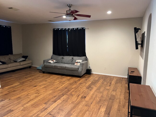 Building Photo - 21103 Kelliwood Arbor Ln