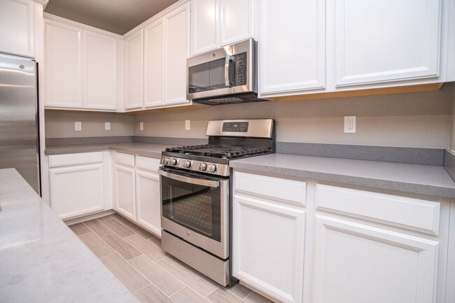 Building Photo - COMING SOON!! GorgeousTownhome in Summerlin