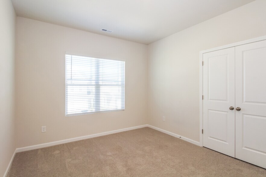 Building Photo - 1532 Corbett St