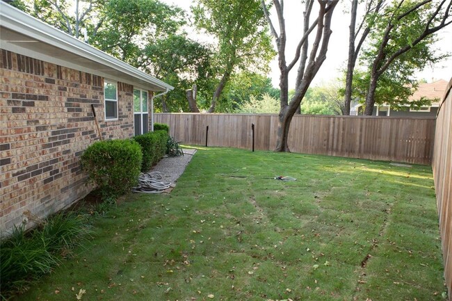 Building Photo - 1106 Lockridge-