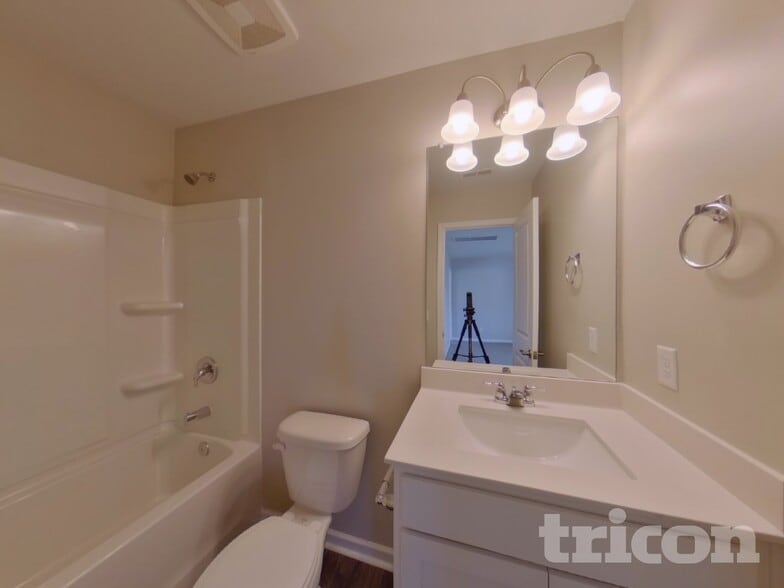 Building Photo - 1041 Lonergan Cir