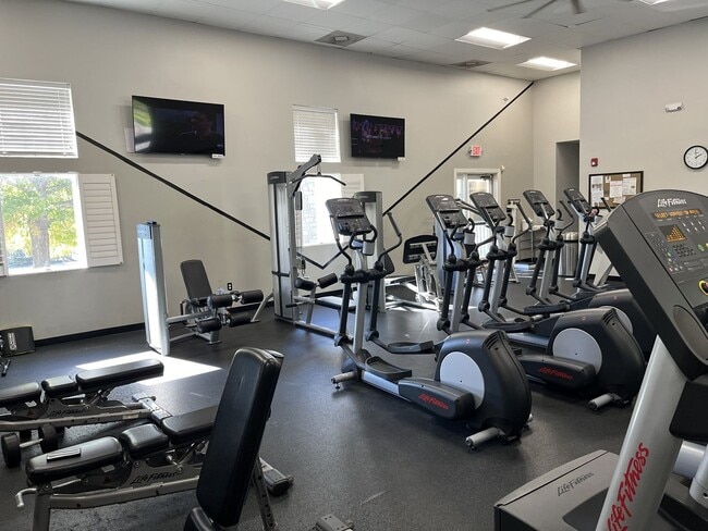 Building Photo - Welcome to this beautifully remodeled sing...